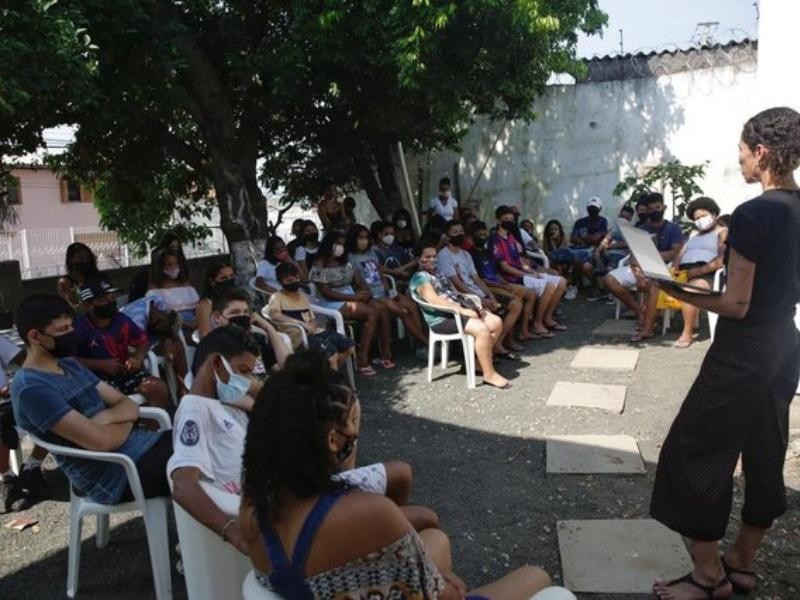 Educação emocional para fortalecer os jovens